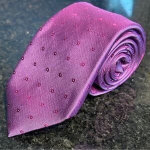 Calvin Klein Men's Hand Made Silk Tie Purple on Purple